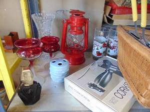 lot 3233 image: Contents of Shelf - Knives