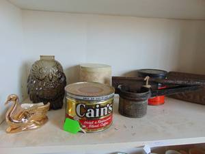 lot 3235 image: Contents of Shelf - Cains