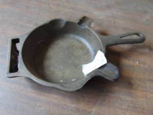 lot 3248 image: Griswold Ashtray