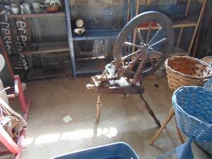 lot 3255 image: Spinning Wheel - unsure if Complete