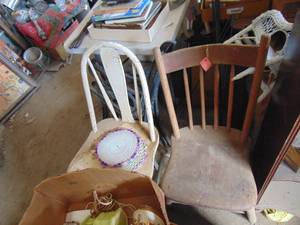 lot 3258 image: Pair of Chairs