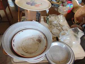 lot 3265 image: Contents of TableTop