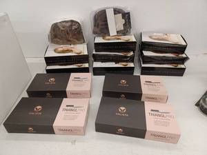 lot 26498 image: Lot of 10 Toni Brattin Wigs and 4 Calista Triangle Hair Tools