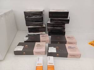 lot 26500 image: Lot of 10 Toni Brattin Wigs and 4 Calista Triangle Hair Tools and 2 LUMINESS Conture Devices