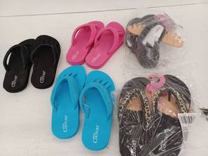 lot 26538 image: Pedi Couture Flip Flops Lot of 5