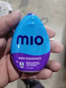 lot 9186 image: MIO Berry Pomegranate Liquid Water Enhancer pack of 12
