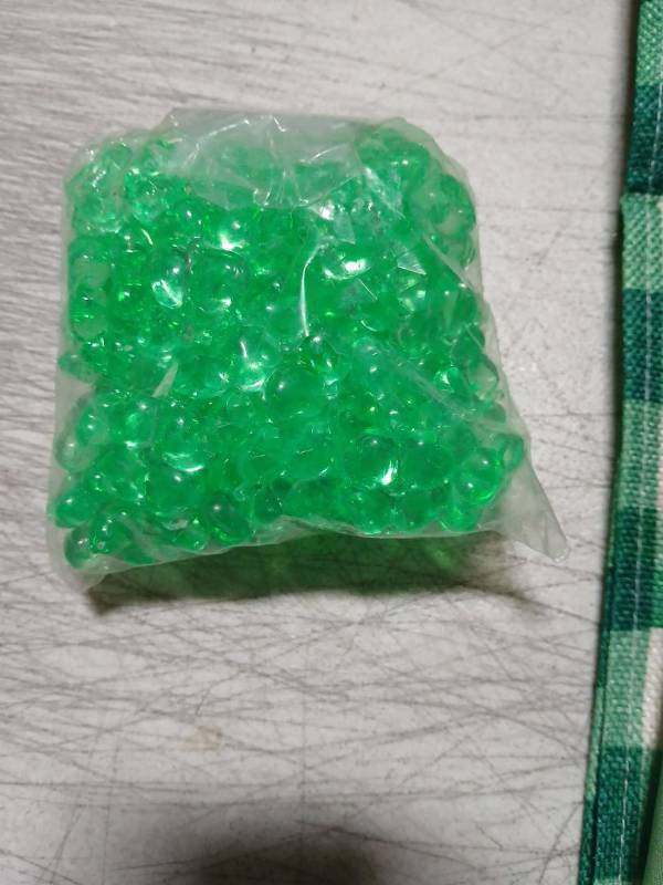 lot 40153 image: Green Decorative Beads