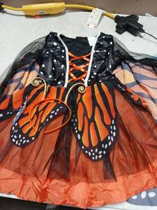 lot 40393 image: Seasons Beauty Butterfly Costume Orange Halloween Costume for Girls (S(4-6)) - Retail $19