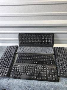 lot 113 image: Lot of 6 Key Boards - Look at All Pics For Model