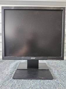 lot 155 image: Acer V176L 17-inch LCD Monitor - No Power Cord - Not Tested - Retail $45