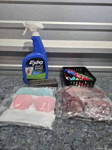 lot 213 image: Expo White Board Care Kit with Markers - Retail $15