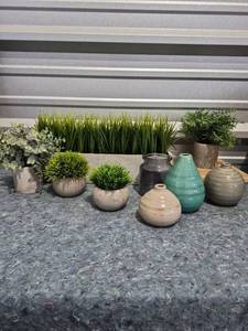 lot 214 image: Modern Ceramic Vase Collection with Artificial Plants - Retail $45