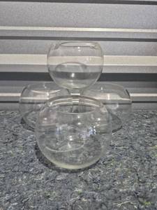 lot 223 image: Clear Glass Fish Bowl Set - 4 Pieces - Retail $25