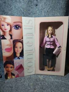 lot 101 image: 1999 Barbie Style Professional Doll