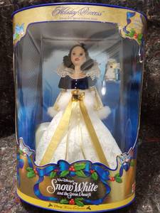 lot 114 image: Disneys Snow White Holiday Princess Barbie