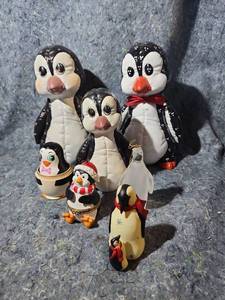 lot 201 image: Penguin Figurine Collection