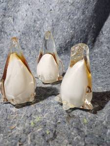 lot 203 image: Glass Penguin Figurines Set of 3
