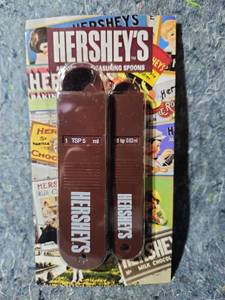 lot 238 image: Hersheys Adjustable Measuring Spoons Set