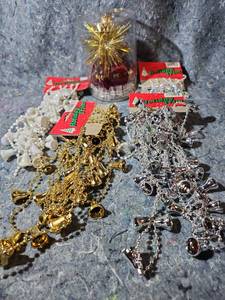 lot 265 image: Holiday Trim Mini Bell Garland Collection
