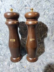 lot 267 image: Wooden Salt and Pepper Mill Set
