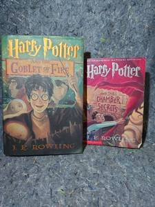 lot 274 image: Harry Potter Book Set - Chamber of Secrets (Paperback) & Goblet of Fire (Hardback) Great Condition