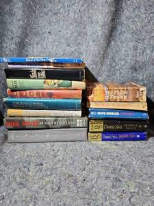 lot 275 image: Mixed Book Collection - Literary Bundle