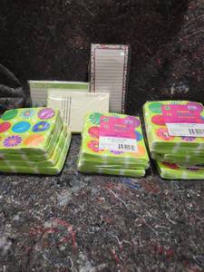 lot 293 image: Hallmark Party Supplies Bundle - Floral Napkins and Recipe Cards