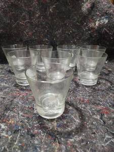 lot 310 image: Set of 8 Clear Crown Royal Glasses