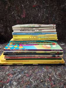 lot 321 image: 90s Childrens Book Collection - Rugrats, Heathcliff & Joke Books