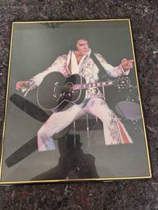lot 335 image: 1970s Concert Photograph in Gold Frame
