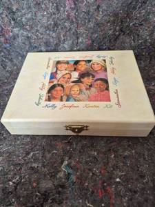 lot 339 image: American Girl Collection Note Cards Box Set