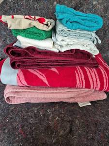 lot 343 image: Mixed Cotton Bath Towel Set