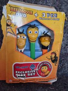 lot 349 image: DreamWorks Bee Movie DVD  PEZ Dispensers Gift Set - NO DVD