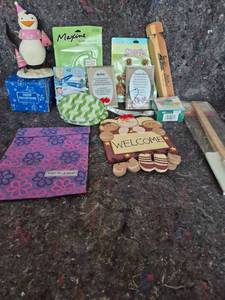 lot 350 image: Mixed Home Decor and Gift Items Lot