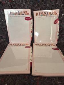 lot 361 image: American Girls Collection Notepad and Pen Set