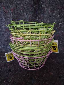 lot 368 image: Decorative Wire Easter Baskets Bundle
