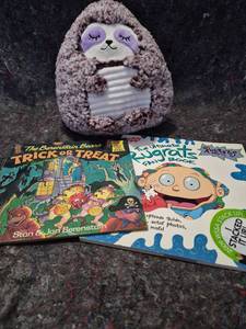 lot 376 image: Childrens Book & Plush Bundle - Berenstain Bears, Rugrats & Sloth