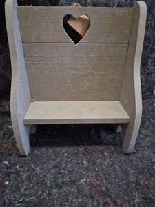 lot 388 image: Wooden Heart-Back Bench