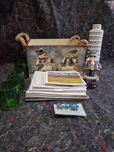 lot 391 image: Winter Holiday Decor Collection