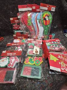 lot 407 image: Christmas Lot