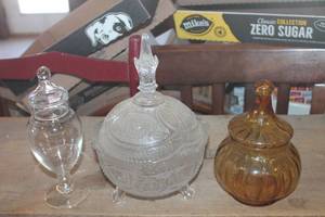 lot 3599 image: Vintage Candy Dishes