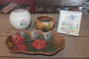 lot 3601 image: Vtg. Planters and More