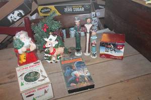 lot 3603 image: Vtg. Chirping Ornament untested & More