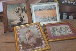 lot 3608 image: Various Sized Home Dcor Pictures