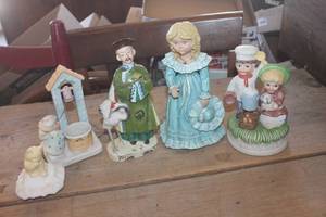 lot 3618 image: Vintage Figurines