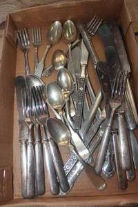 lot 3626 image: Vintage Silverware