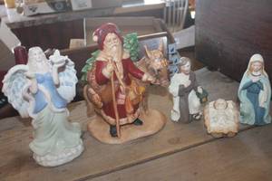 lot 3630 image: Christmas Figurines