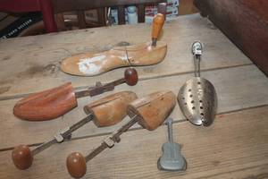 lot 3646 image: Vtg. Wood Shoe Stretchers and More