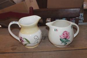 lot 3654 image: Vtg. Water Pitchers