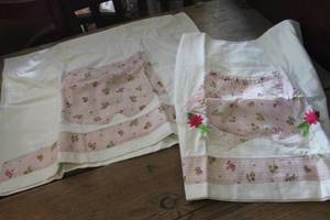 lot 3664 image: Like New Vintage Pillowcases